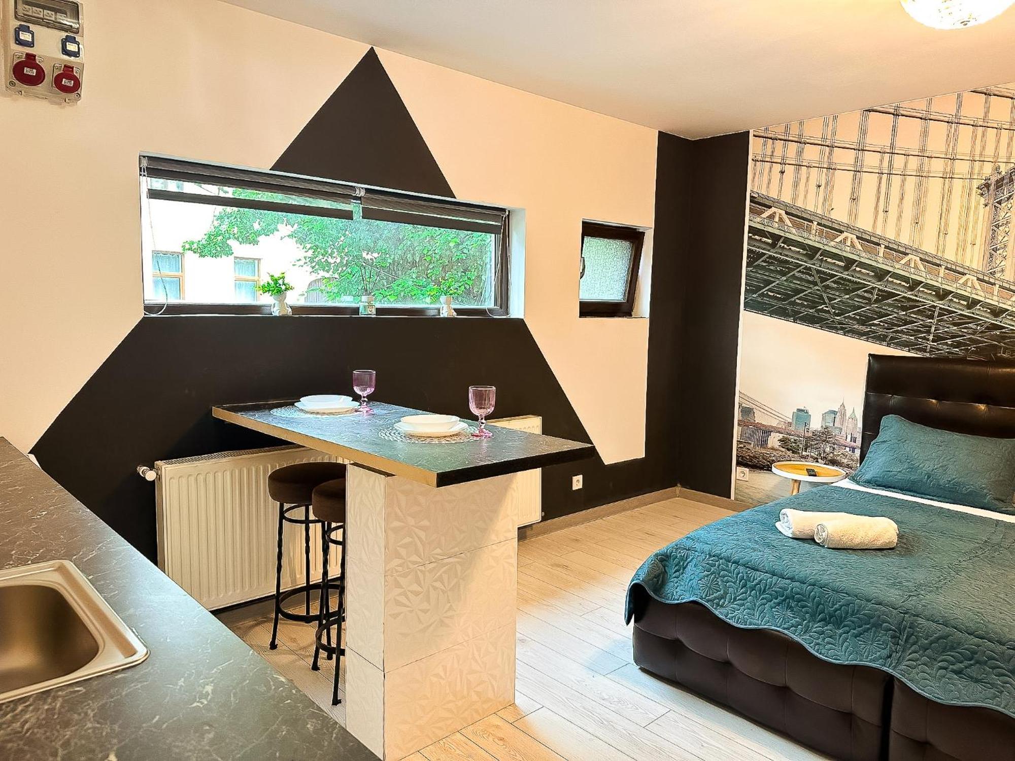 The Bridge - Central Studio With Free Parking Craiova Eksteriør bilde