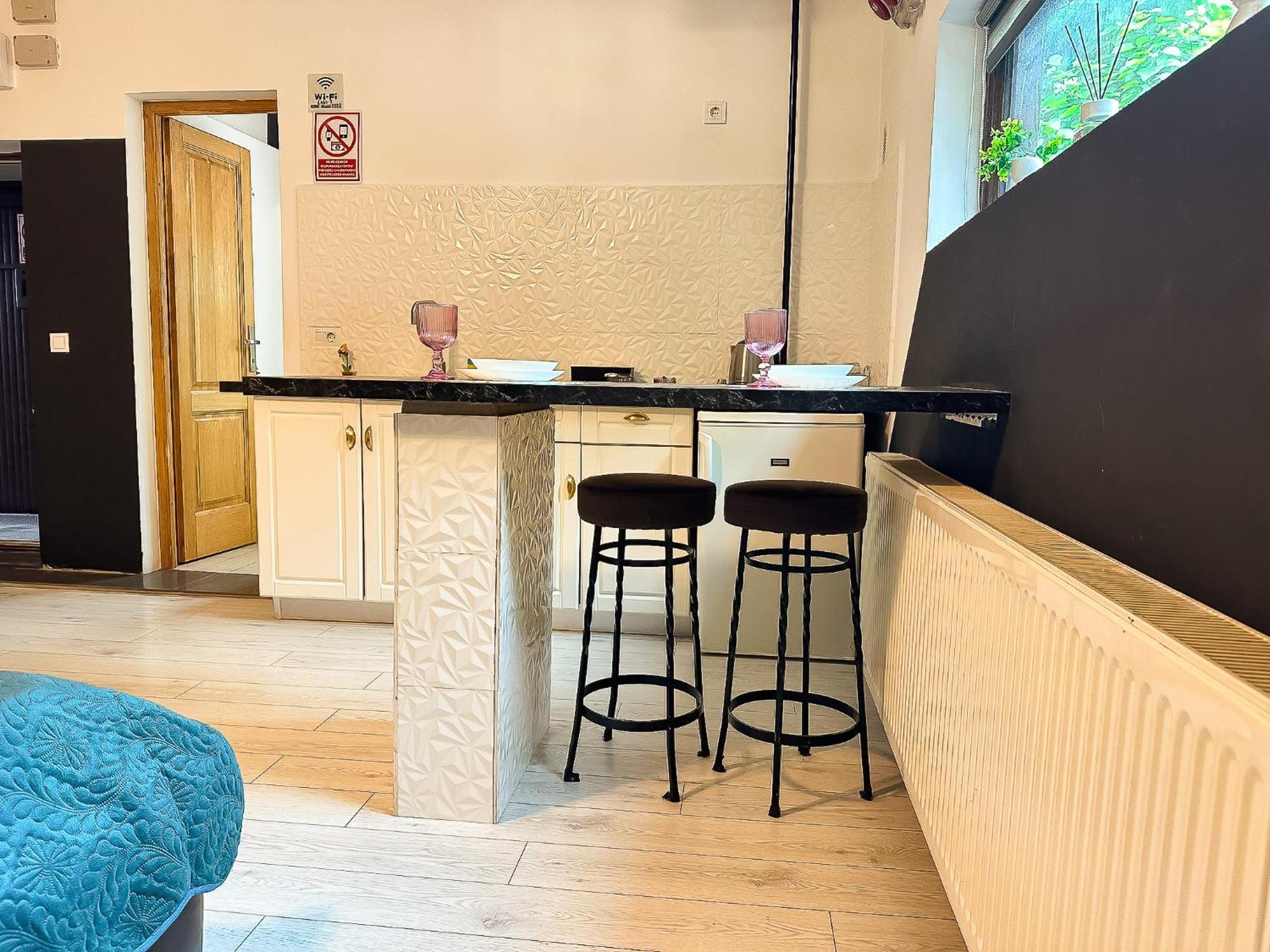 The Bridge - Central Studio With Free Parking Craiova Eksteriør bilde